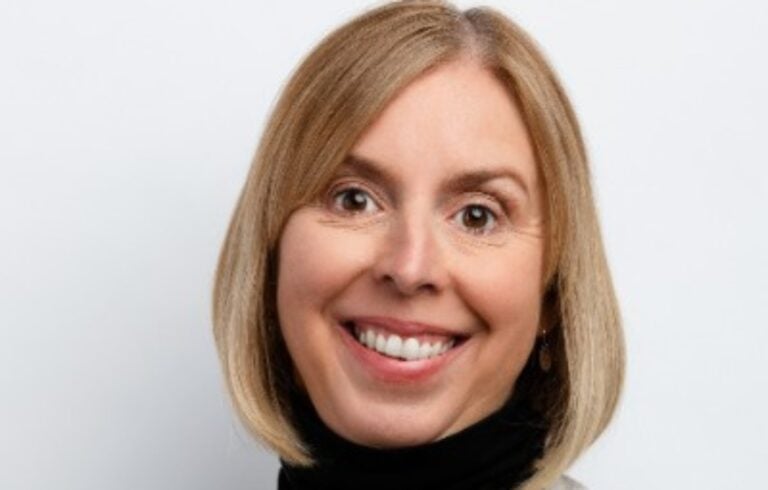 Deanna Strable Headshot