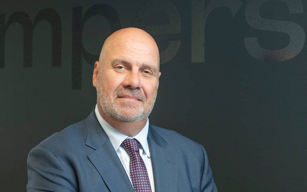 Reid Thomas headshot Ampersand