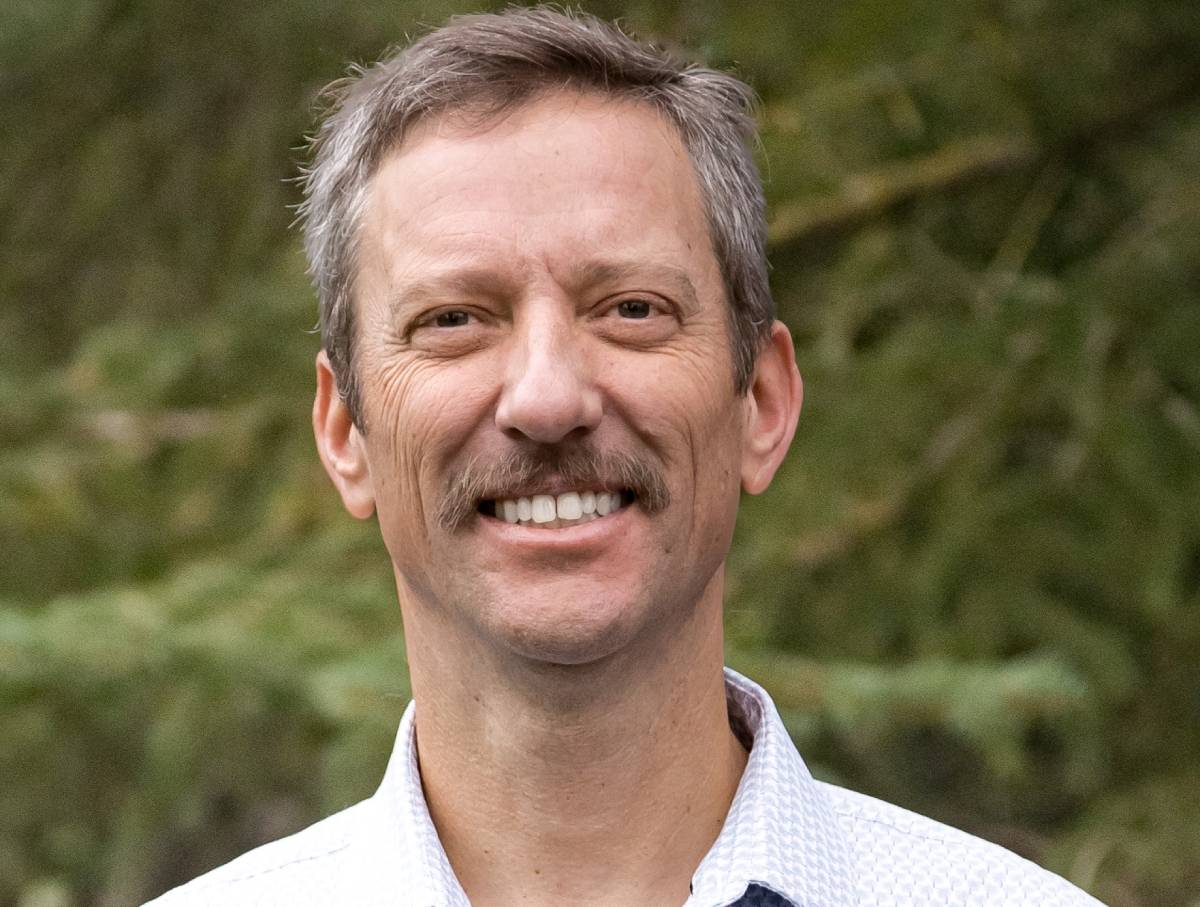 headshot of Dave