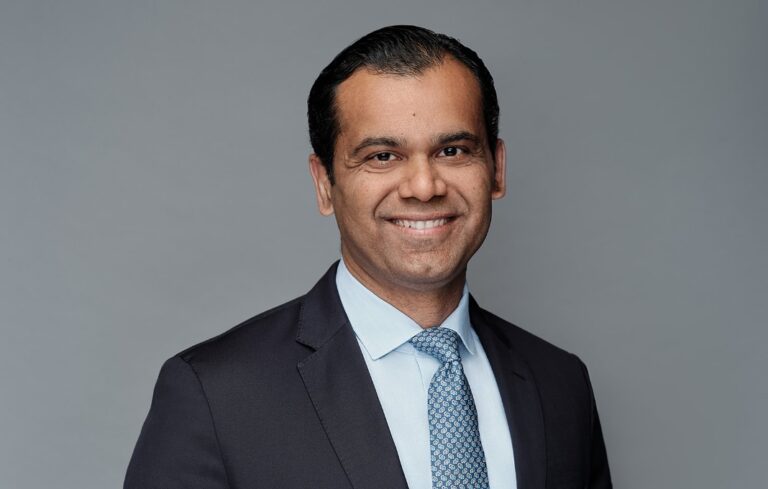 Muqsit Ashraf headshot