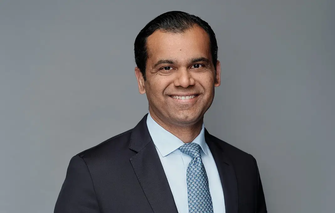 Muqsit Ashraf headshot