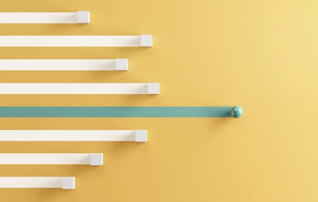 One leader green sphere leads other white boxes.